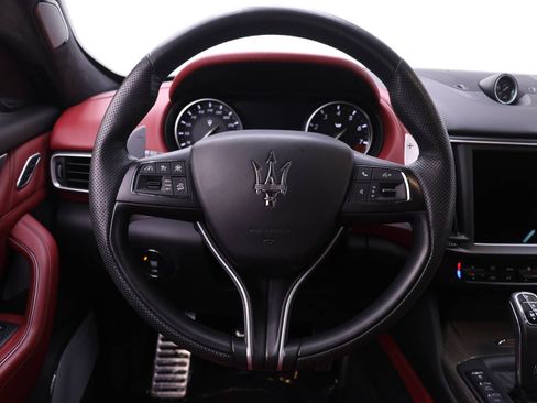 Used 2022 Maserati Levante Trofeo AWD/4WD image 18