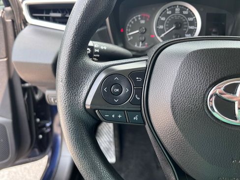 Used 2022 Toyota Corolla LE FWD image 25