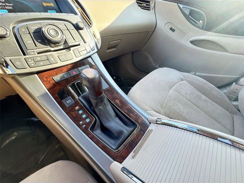 Used 2013 Buick LaCrosse image 15