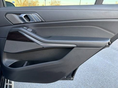 Used 2025 BMW X7 xDrive40i image 15