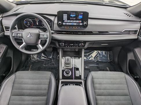 Used 2024 Mitsubishi Outlander SE FWD image 15