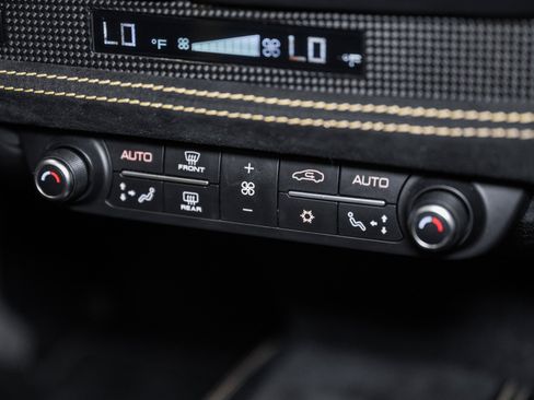Used 2023 Ferrari F8 Tributo RWD image 30