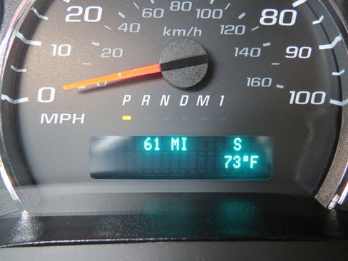 Used 2025 GMC Savana 3500 w/ Driver Convenience Package image 16