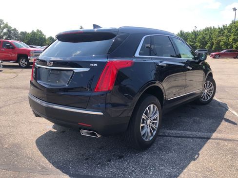 Used 2017 Cadillac XT5 Luxury w/ Driver Awareness Package AWD/4WD image 3