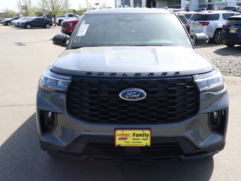 Used 2025 Ford Explorer ST-Line AWD/4WD image 2