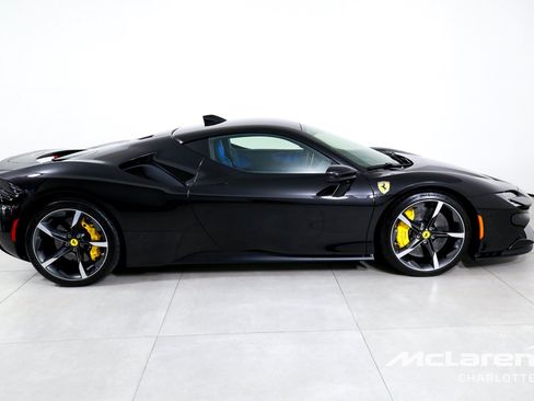 Used 2023 Ferrari SF90 Stradale AWD/4WD image 8