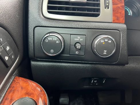 Used 2013 GMC Sierra 3500 SLT w/ SLT Convenience Package AWD/4WD image 20