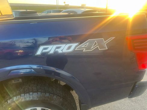 Used 2018 Nissan Titan PRO-4X image 19