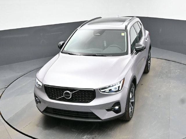 New 2026 Volvo XC40 B5 Plus w/ Protection Package Premier AWD/4WD image 37