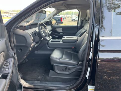 Used 2025 Ford Expedition Max Active AWD/4WD image 12