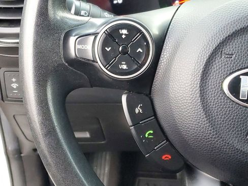 Used 2015 Kia Soul + image 11