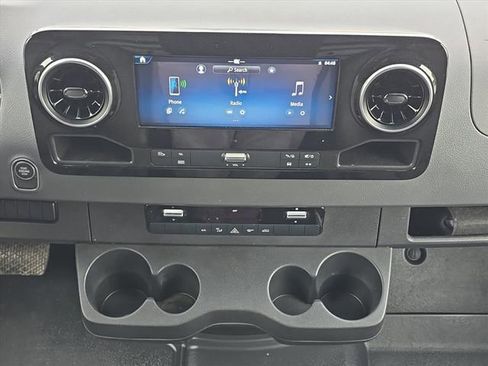 Used 2025 Mercedes-Benz Sprinter 2500 image 15