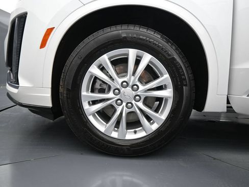 Used 2024 Cadillac XT6 Luxury w/ LPO, Floor Liner Package AWD/4WD image 30