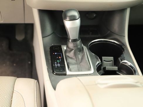 Used 2016 Toyota Highlander Limited FWD image 20