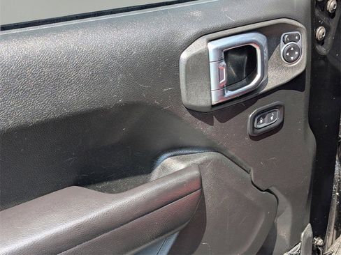 Used 2020 Jeep Wrangler Unlimited Rubicon w/ Cold Weather Group image 12