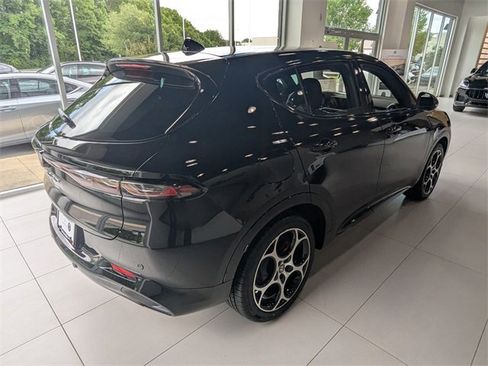 New 2025 Alfa Romeo Tonale w/ Premium Package image 3