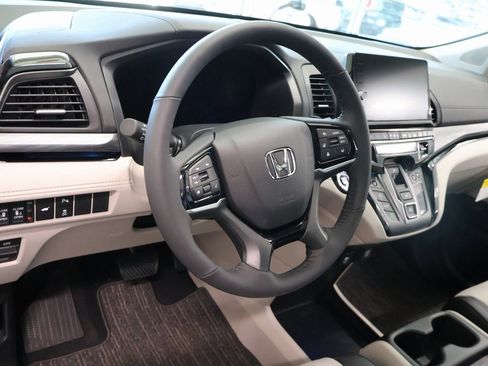 New 2026 Honda Odyssey Elite image 18