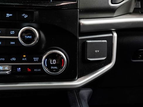 Used 2024 Ford Expedition XLT AWD/4WD image 27