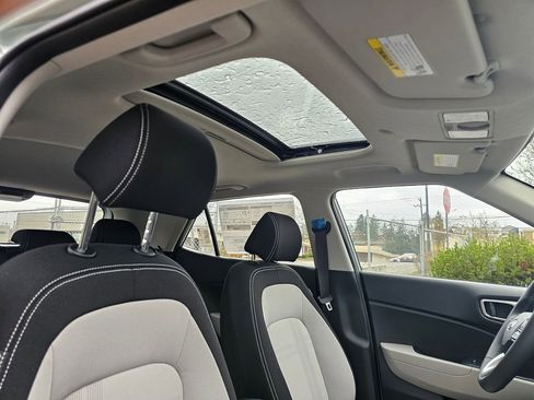 Used 2026 Hyundai Venue SEL image 11