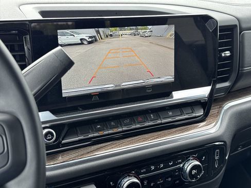 Used 2025 GMC Sierra 1500 Elevation image 25