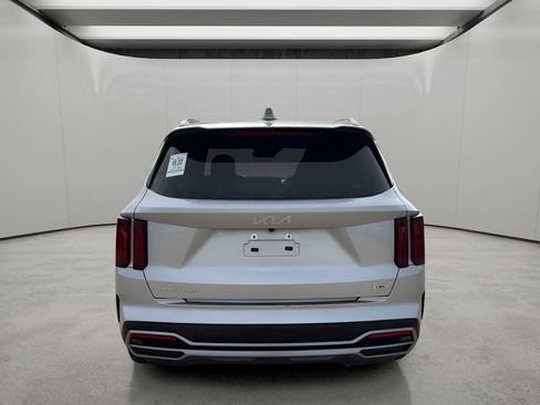 Used 2023 Kia Sorento SX Prestige image 4