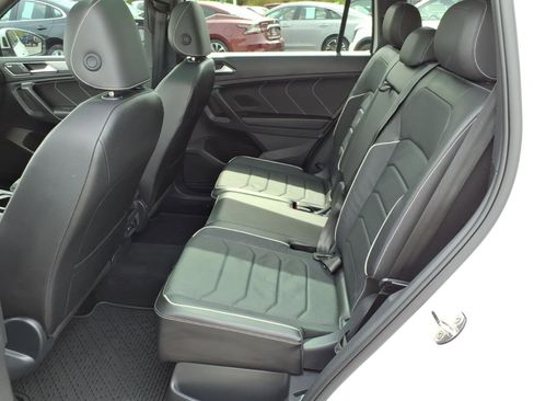 Used 2024 Volkswagen Tiguan SEL R-Line AWD/4WD image 8