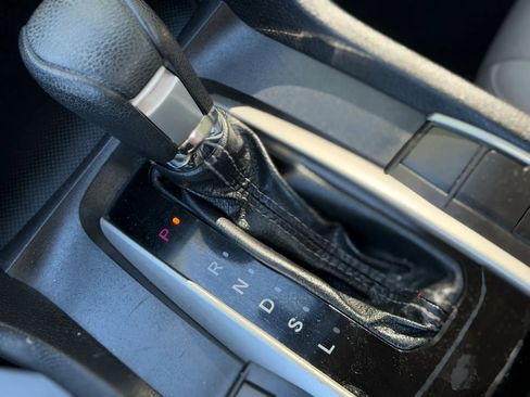 Used 2018 Honda Civic EX image 26