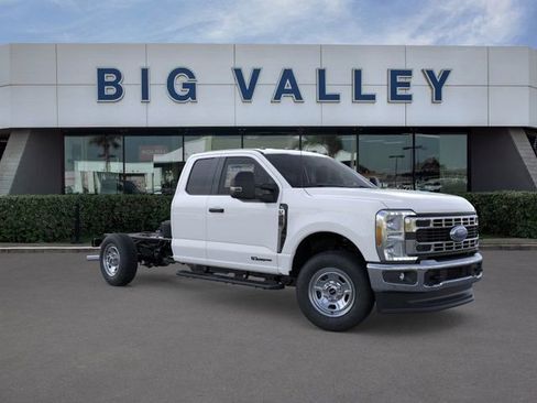 New 2026 Ford F350 XL w/ XL Chrome Package image 7