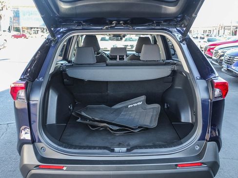 Used 2021 Toyota RAV4 XLE image 27