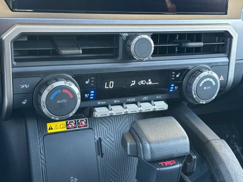 Used 2025 Toyota 4Runner TRD Off-Road Premium AWD/4WD image 20