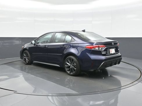 Certified 2026 Toyota Corolla SE w/ SE Package FWD image 5
