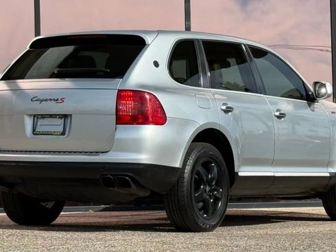 Used 2003 Porsche Cayenne S image 11