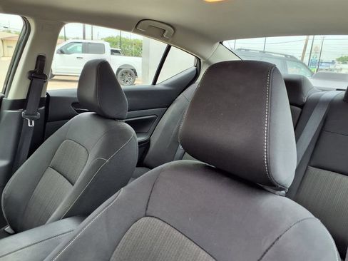 Used 2024 Nissan Altima 2.5 SV FWD image 18