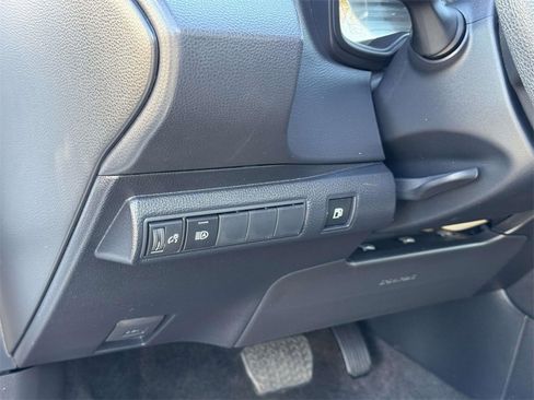 Used 2025 Toyota Corolla LE image 9