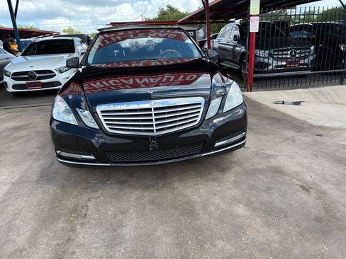 Used 2013 Mercedes-Benz E 350 Sedan image 39