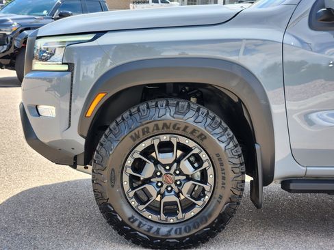 Used 2022 Nissan Frontier PRO-4X w/ Pro-4X Premium Package AWD/4WD image 6