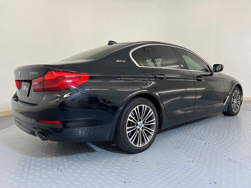 Used 2019 BMW 530e w/ Convenience Package image 8