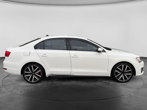 Used 2013 Volkswagen Jetta GLI FWD image 10