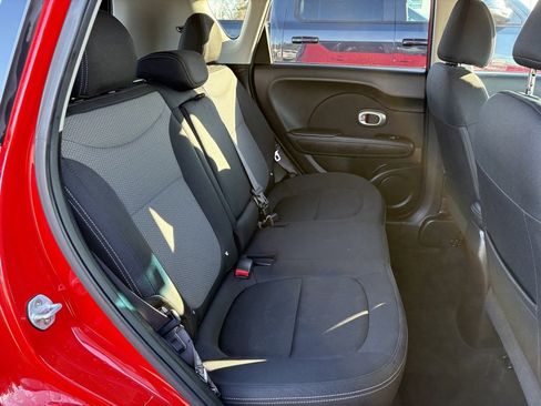 Used 2019 Kia Soul + image 13