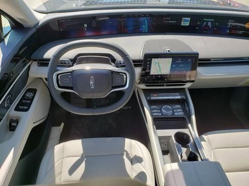 New 2026 Lincoln Nautilus Premier AWD/4WD image 17