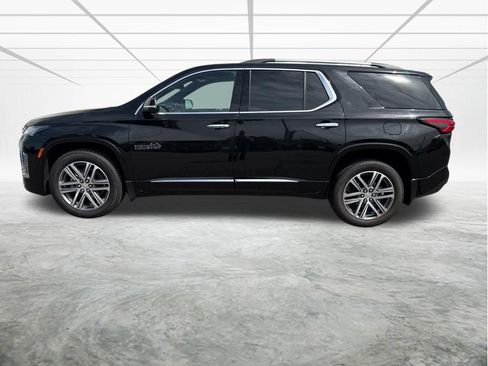 Used 2023 Chevrolet Traverse High Country AWD/4WD image 2