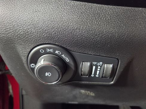 Used 2022 Jeep Compass Limited AWD/4WD image 17