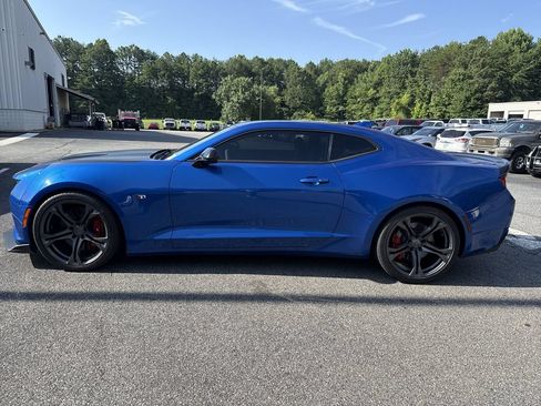 Used 2018 Chevrolet Camaro SS RWD image 4