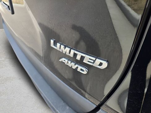 Used 2019 Toyota RAV4 Limited image 11