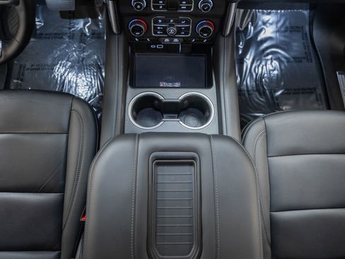 Used 2024 Chevrolet Tahoe Z71 image 32