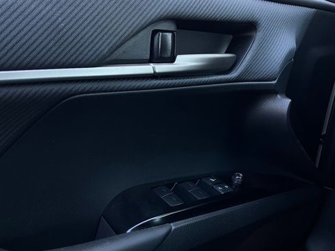 Used 2025 Toyota Camry SE image 21