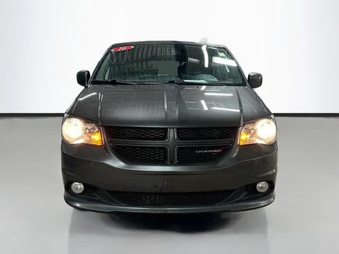 Used 2016 Dodge Grand Caravan R/T w/ Driver Convenience Group FWD image 4