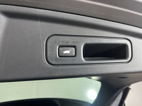 Certified 2023 Acura MDX FWD w/ Technology Package image 10