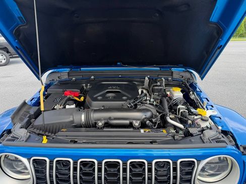 Used 2024 Jeep Wrangler Unlimited Sahara AWD/4WD image 20