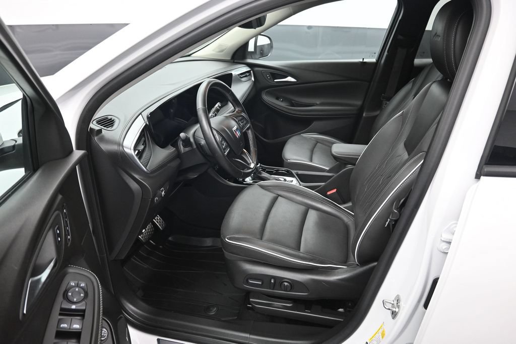Used 2024 Buick Encore GX Avenir w/ Avenir Technology Package AWD/4WD image 9